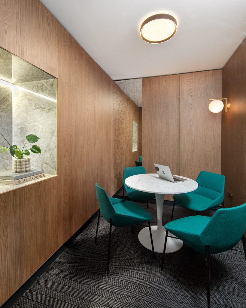 Office.Suites.Club.Meeting